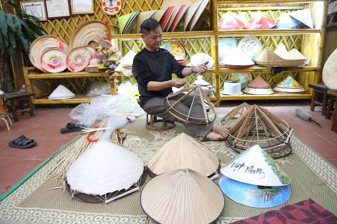 2-Day Hanoi Craft Villages Bicycle Tour